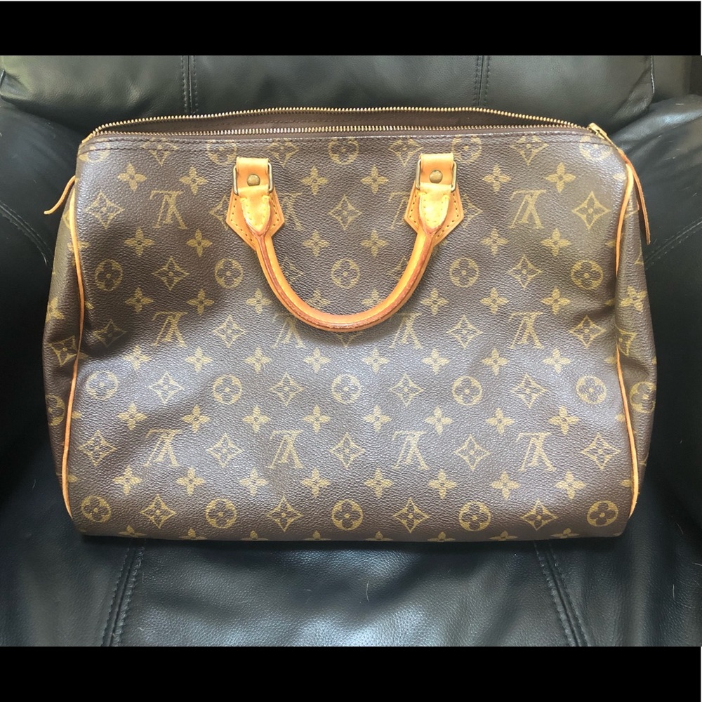 Authentic Louis Vuitton Monogram Speedy 35
